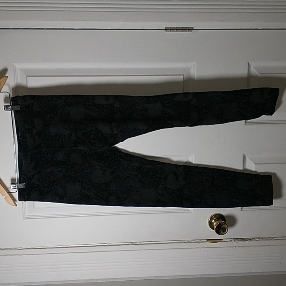 Hue black leggings with velvet tapestry print - Picture 2 of 5